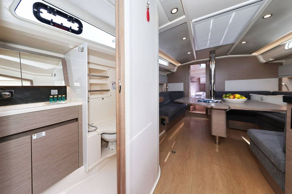 Sailing yacht Hanse 418 Teri