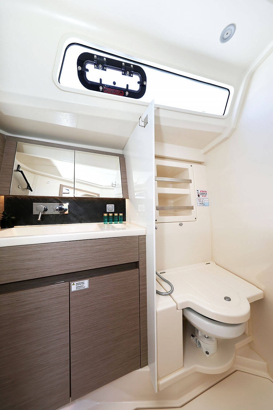 Sailing yacht Hanse 418 Teri