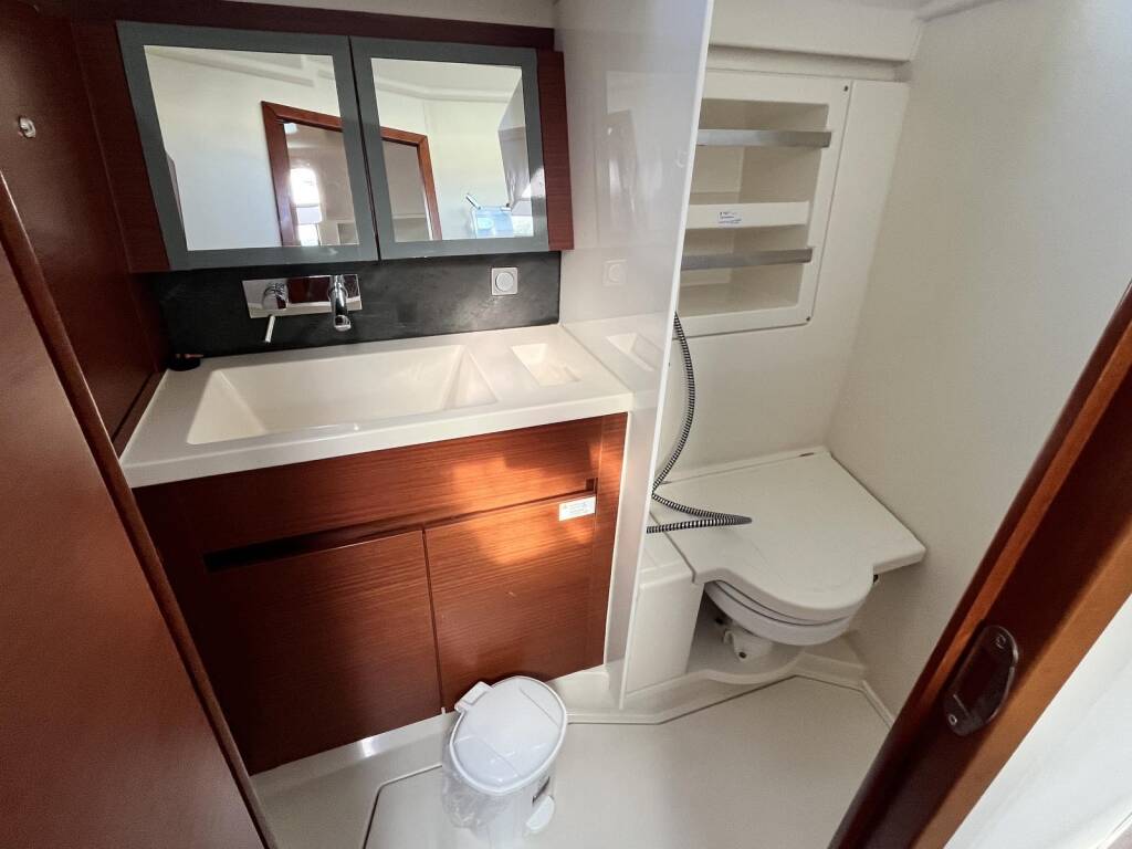Sailing yacht Hanse 418 Anyma