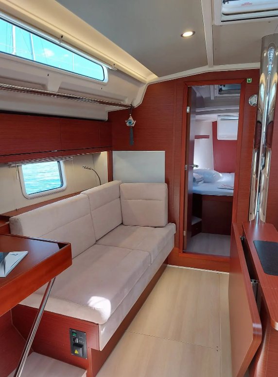 Sailing yacht Hanse 418 Polynoe