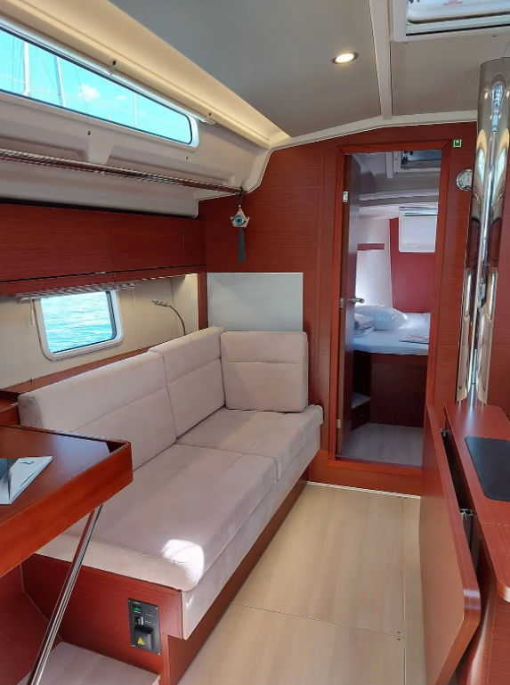 Sailing yacht Hanse 418 Themisto