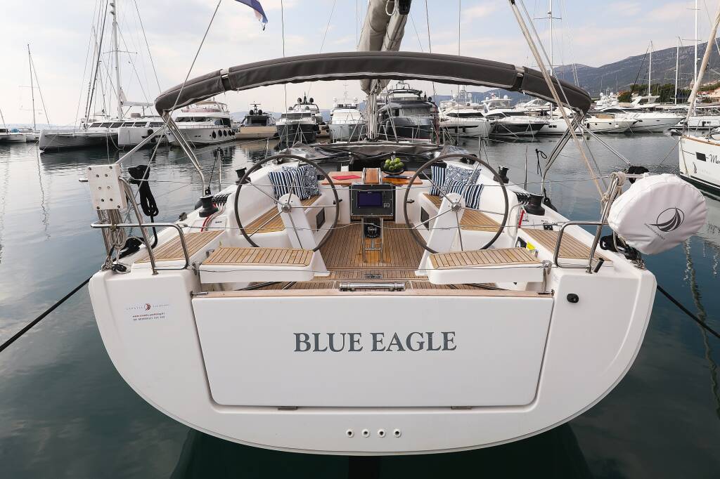 Sailing yacht Hanse 418 Blue Eagle