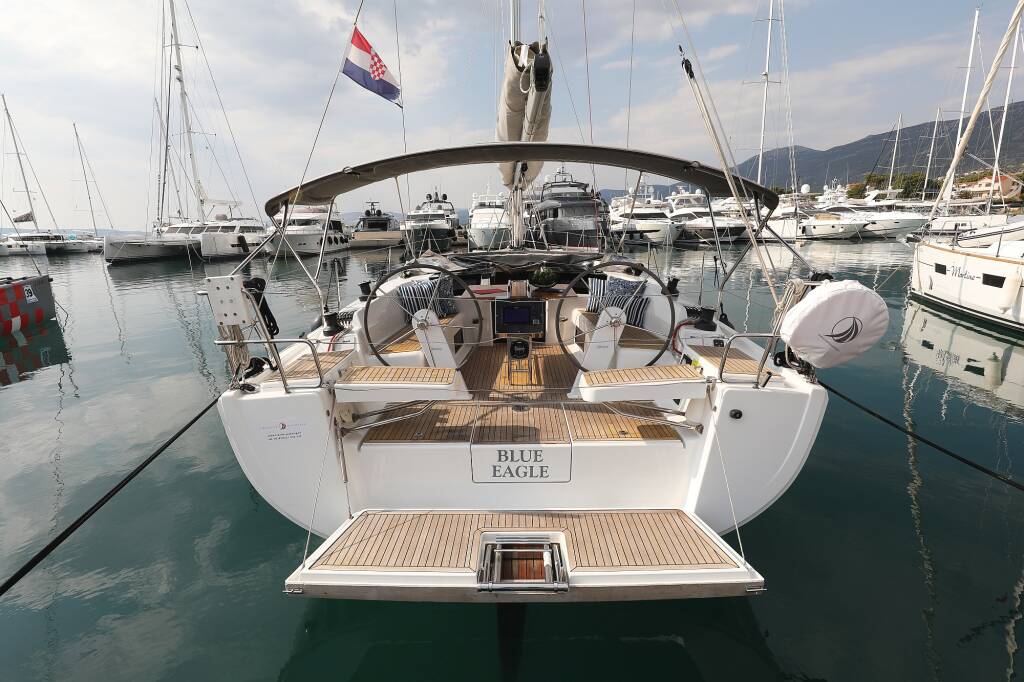 Sailing yacht Hanse 418 Blue Eagle
