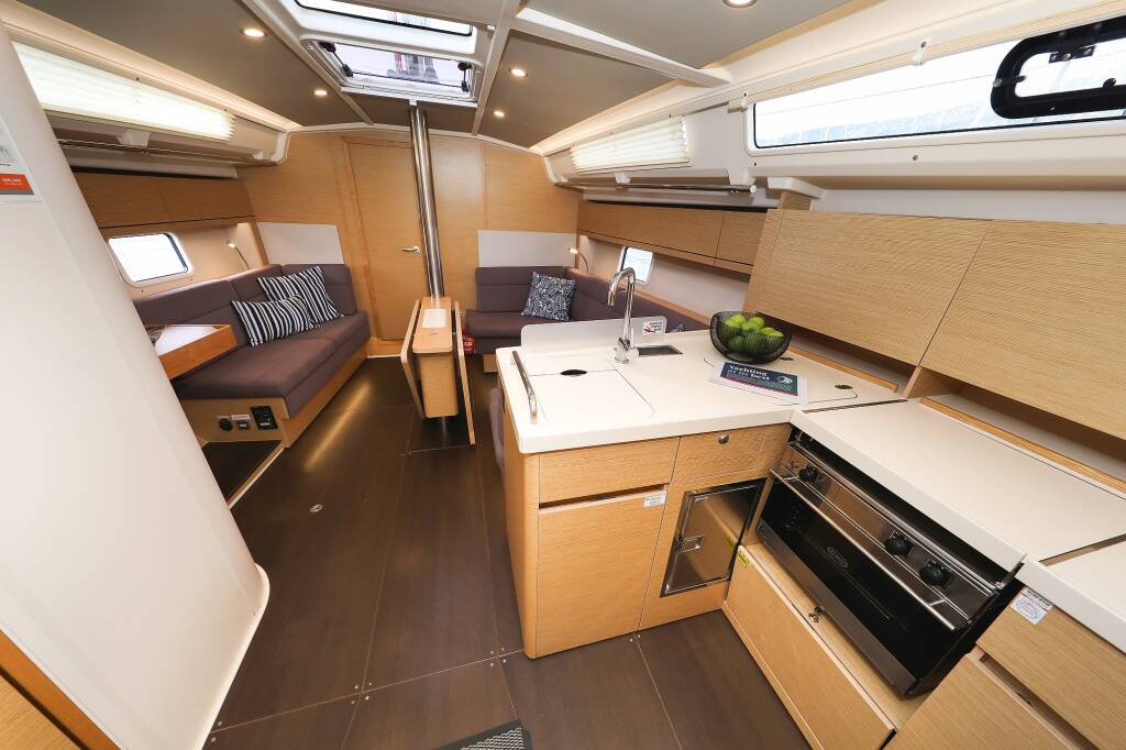 Sailing yacht Hanse 418 Blue Eagle