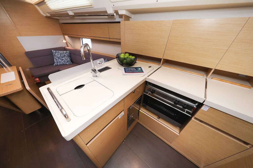 Sailing yacht Hanse 418 Blue Eagle