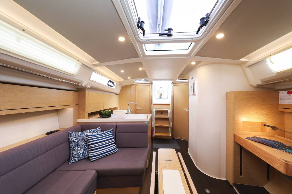 Sailing yacht Hanse 418 Blue Eagle