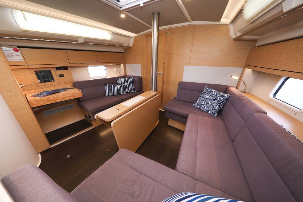 Sailing yacht Hanse 418 Blue Eagle