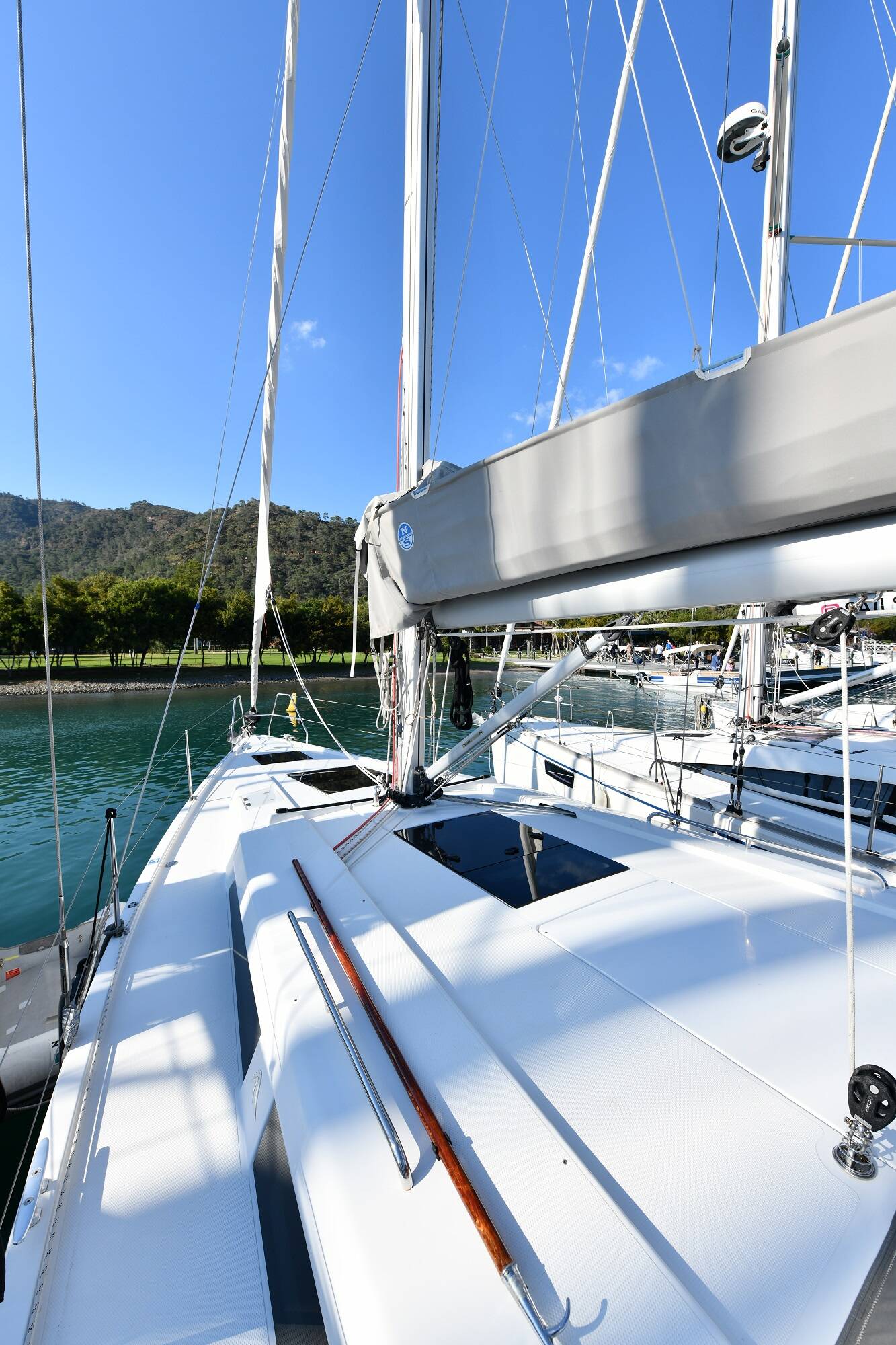 Sailing yacht Hanse 418 Fangio