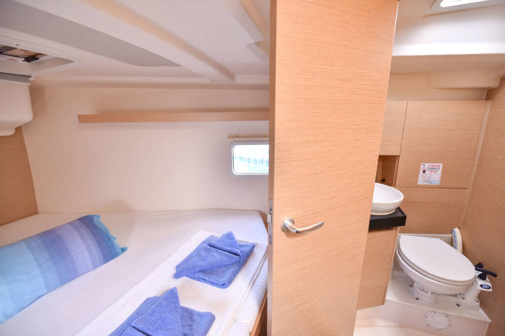 Sailing yacht Hanse 418 Fangio