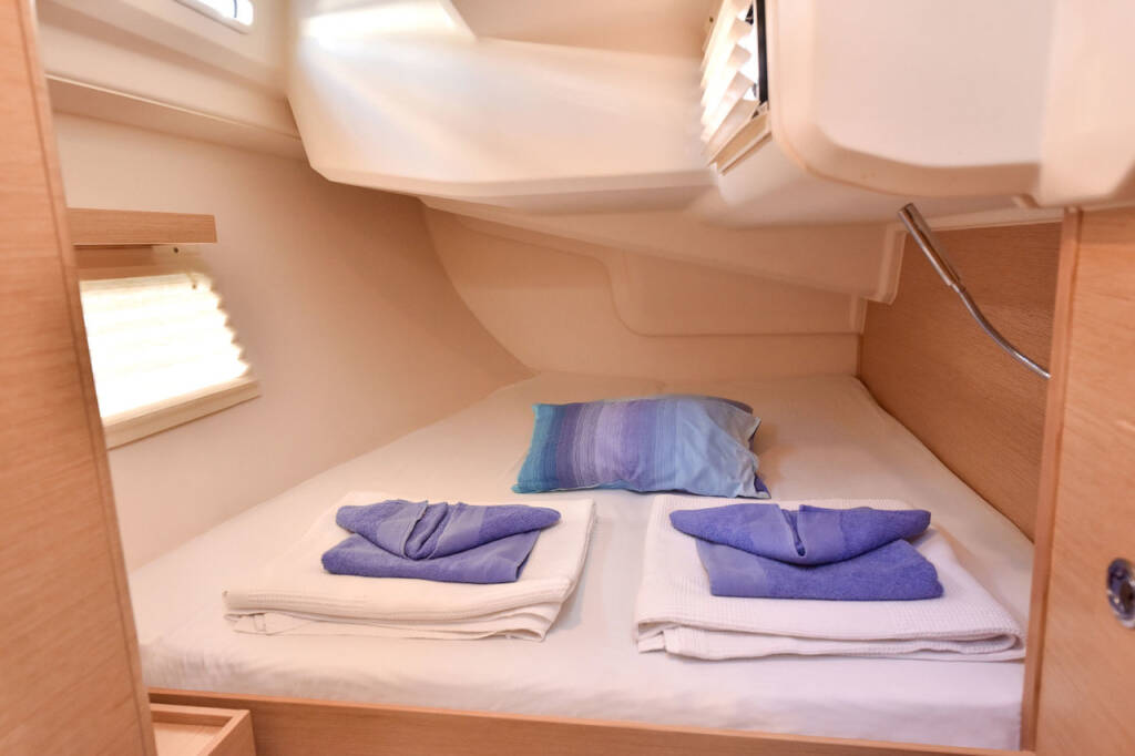 Sailing yacht Hanse 418 Fangio