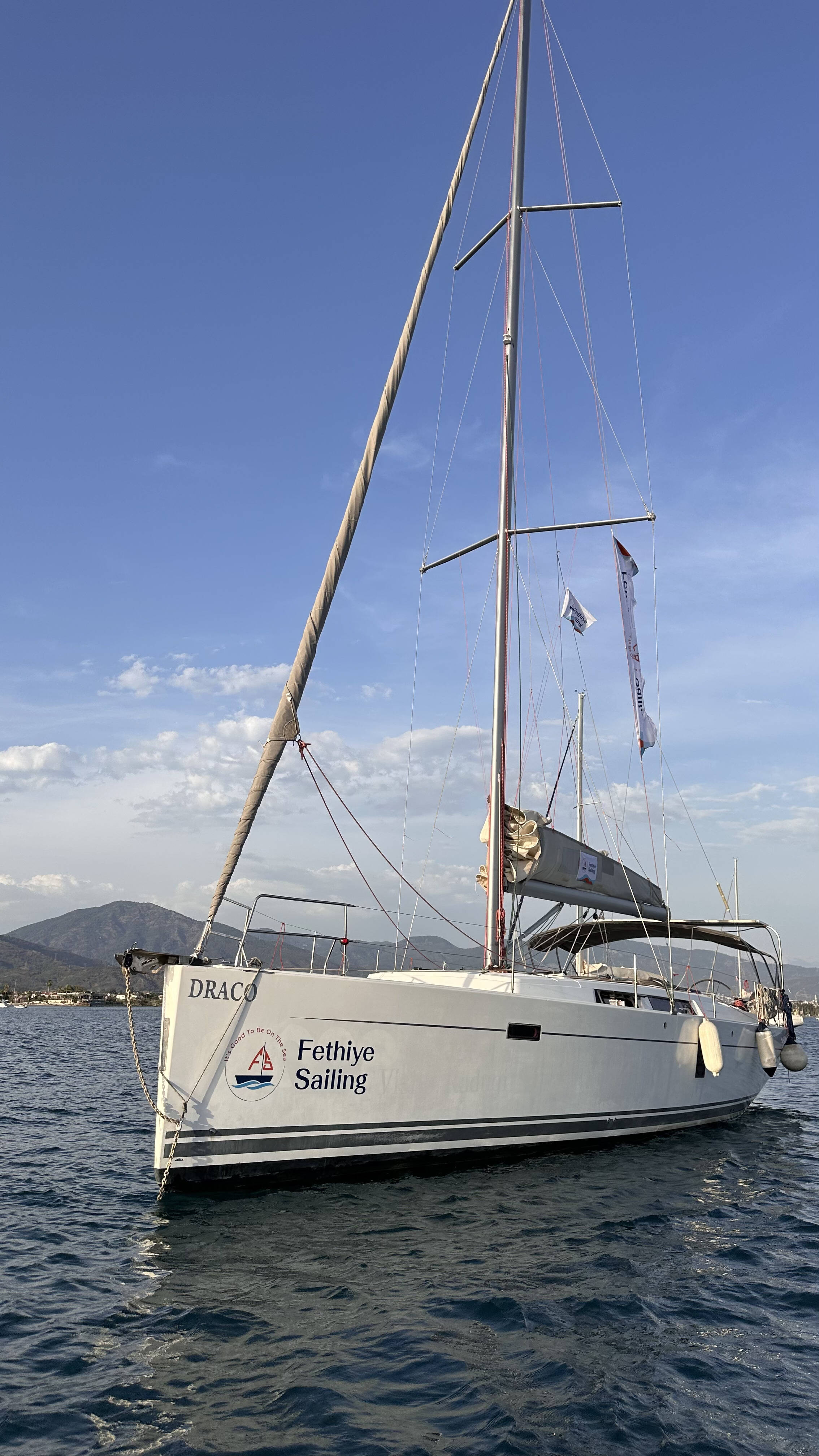 Sailing yacht Hanse 445 Draco