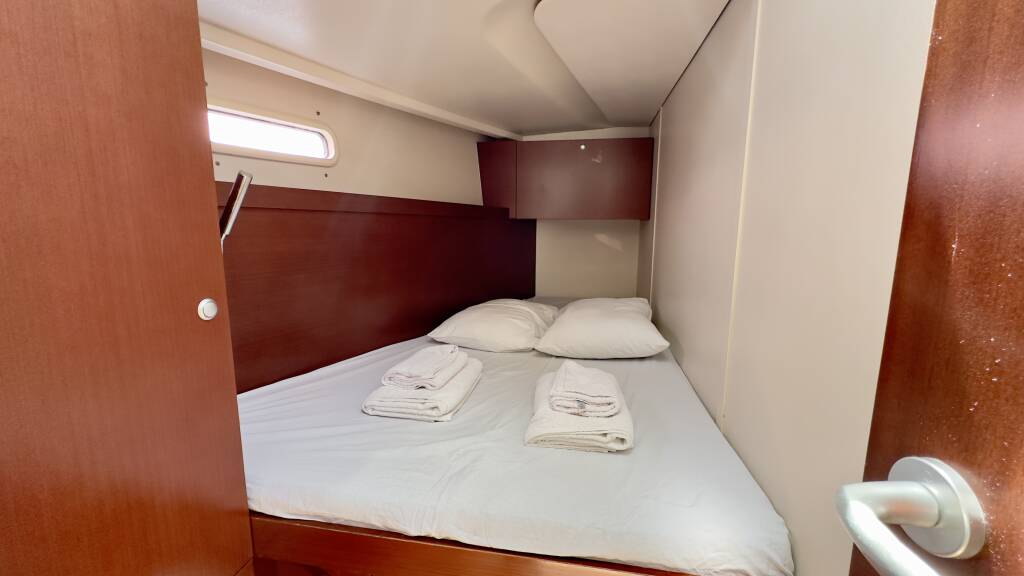 Sailing yacht Hanse 445 Draco