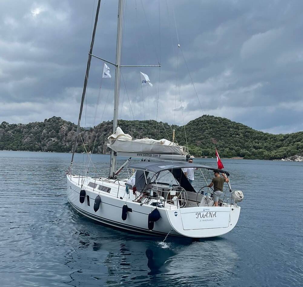 Sailing yacht Hanse 445 Juana