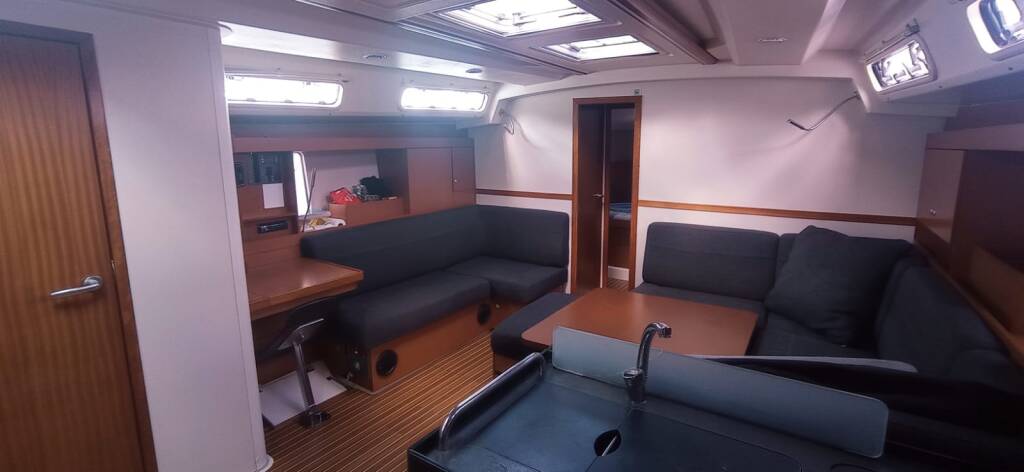 Sailing yacht Hanse 445 Juana