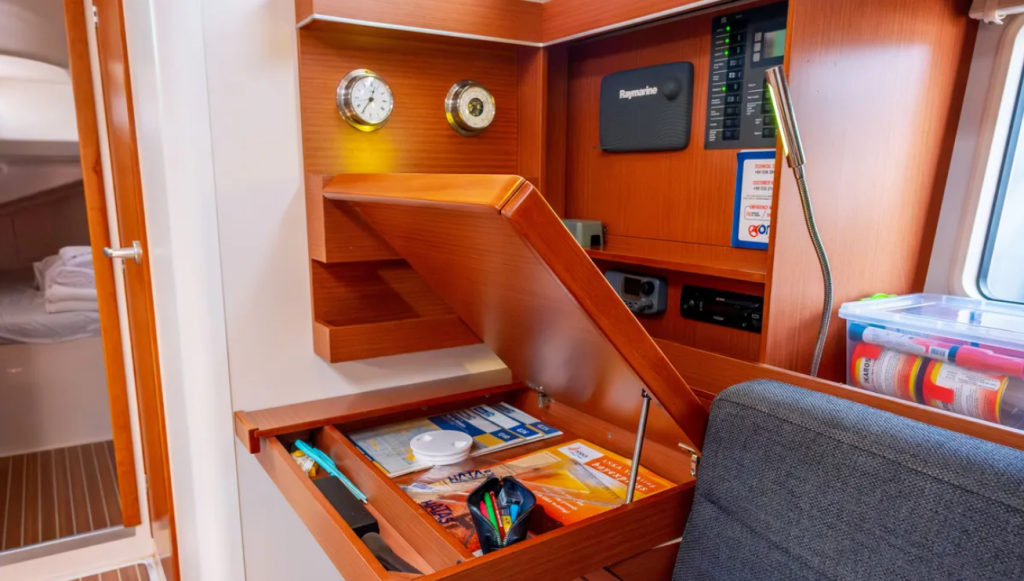 Sailing yacht Hanse 445 Taurus