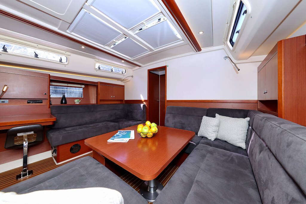 Sailing yacht Hanse 455 Audrey