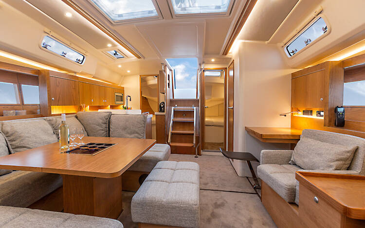 Sailing yacht Hanse 455 Audrey