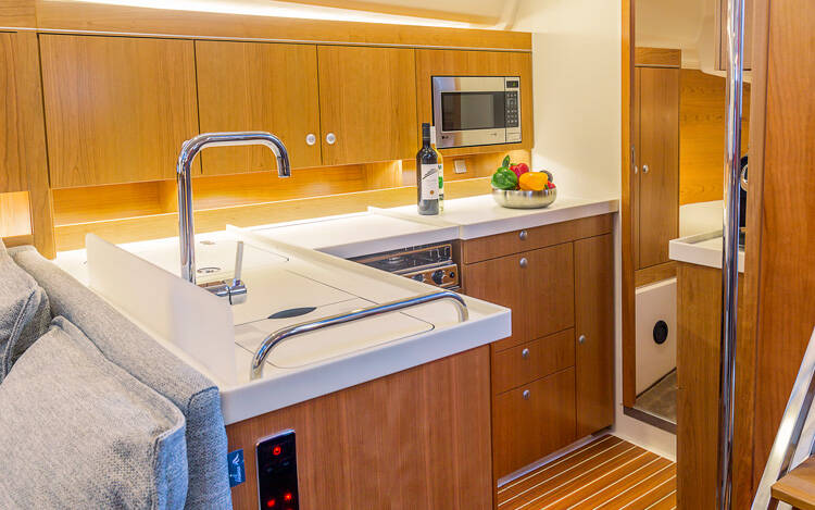 Sailing yacht Hanse 455 Audrey