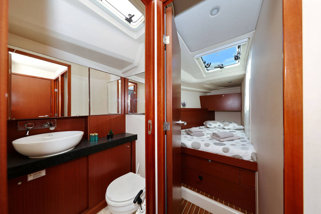 Sailing yacht Hanse 455 Audrey