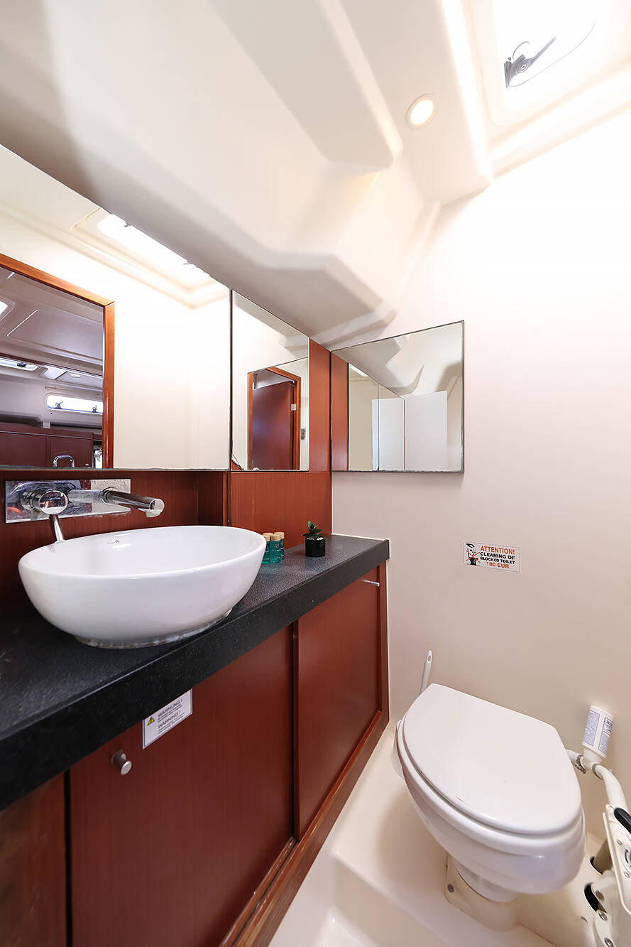 Sailing yacht Hanse 455 Audrey