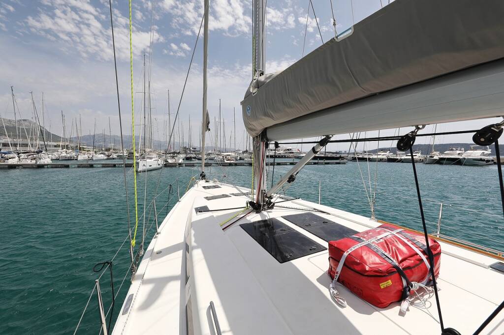 Sailing yacht Hanse 455 Purple Rain