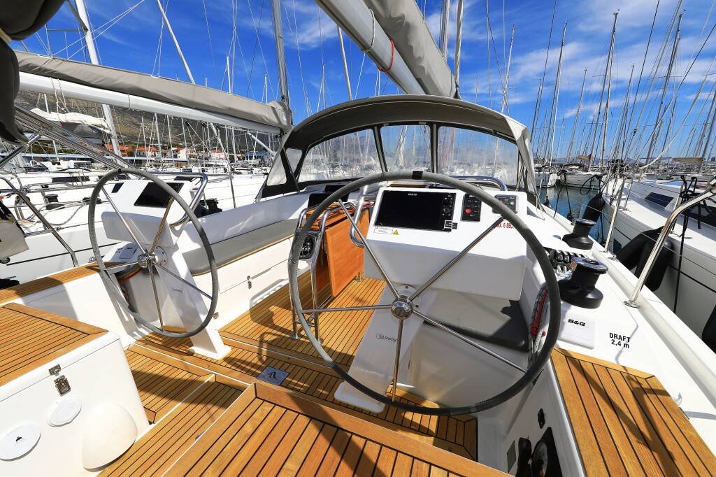 Sailing yacht Hanse 455 Maxine II