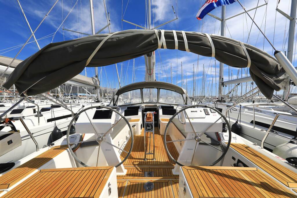 Sailing yacht Hanse 455 Maxine II