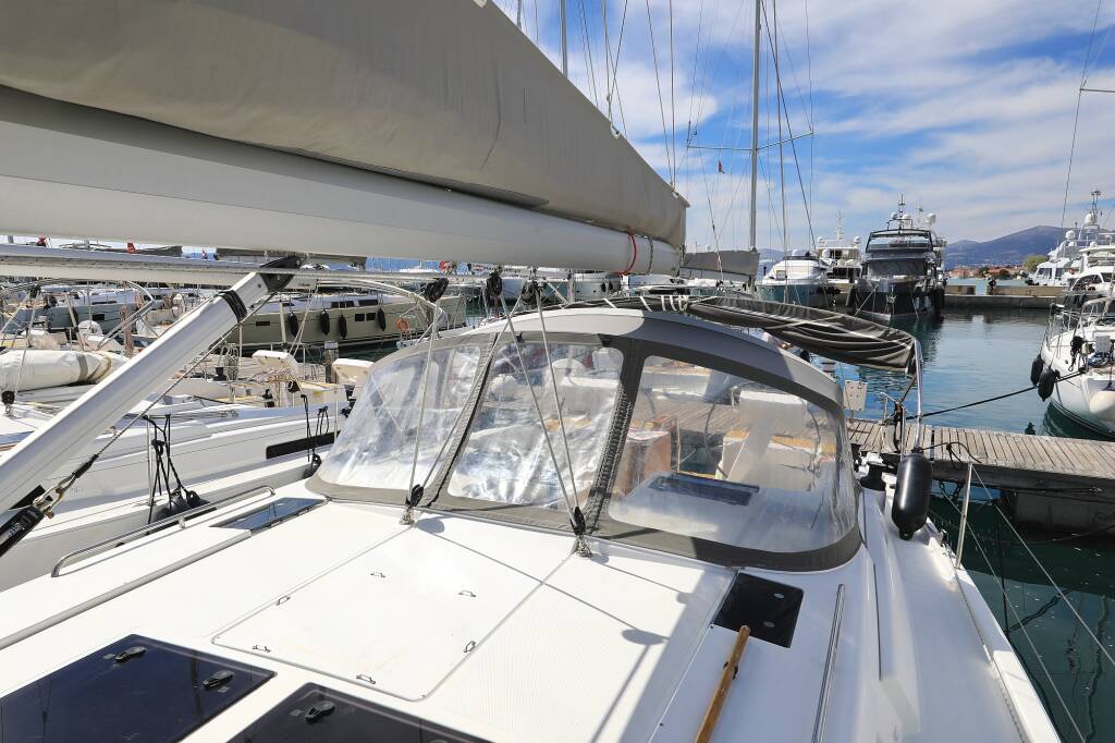 Sailing yacht Hanse 455 Maxine II