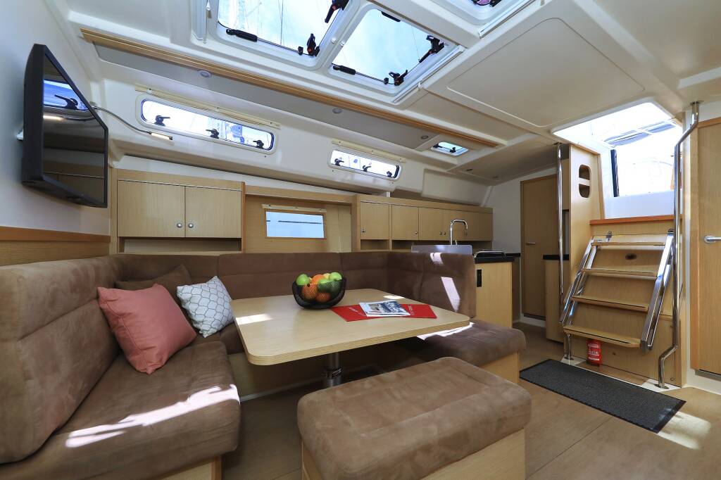 Sailing yacht Hanse 455 Maxine II