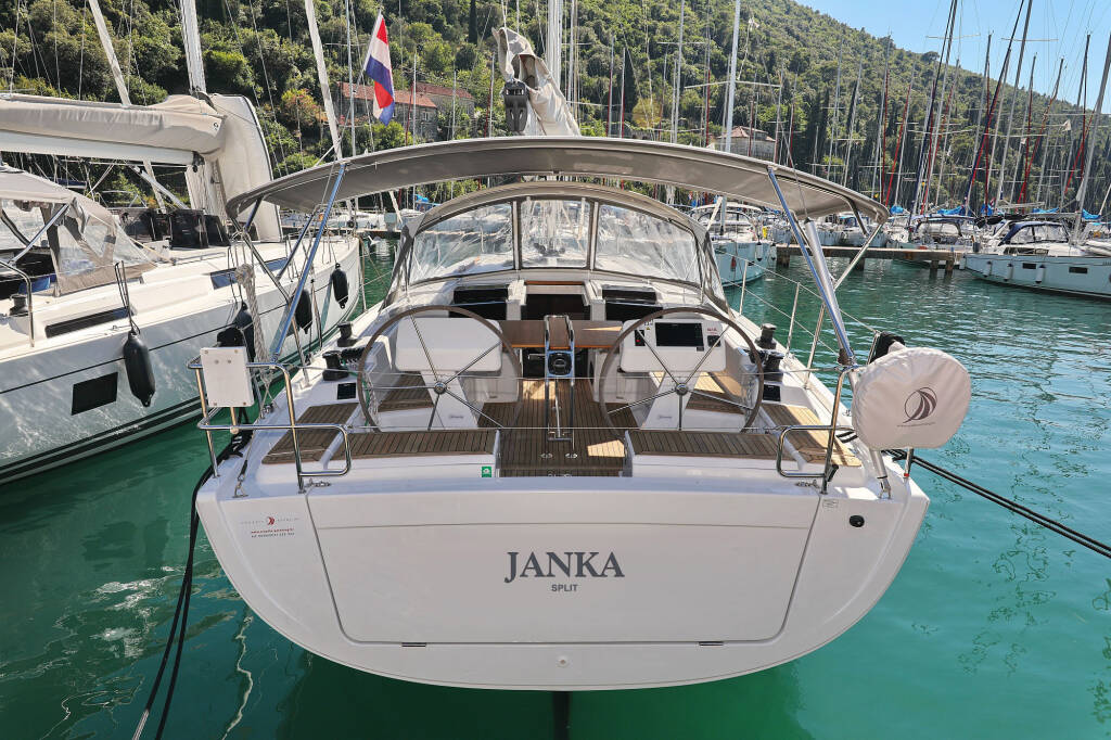 Sailing yacht Hanse 458 Janka