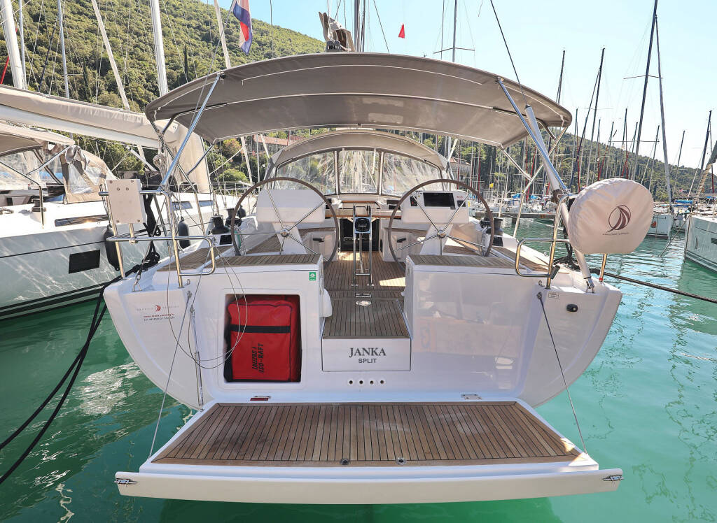 Sailing yacht Hanse 458 Janka