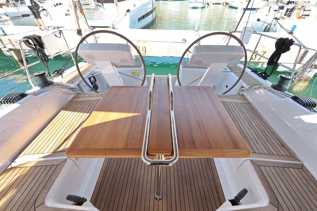 Sailing yacht Hanse 458 Janka