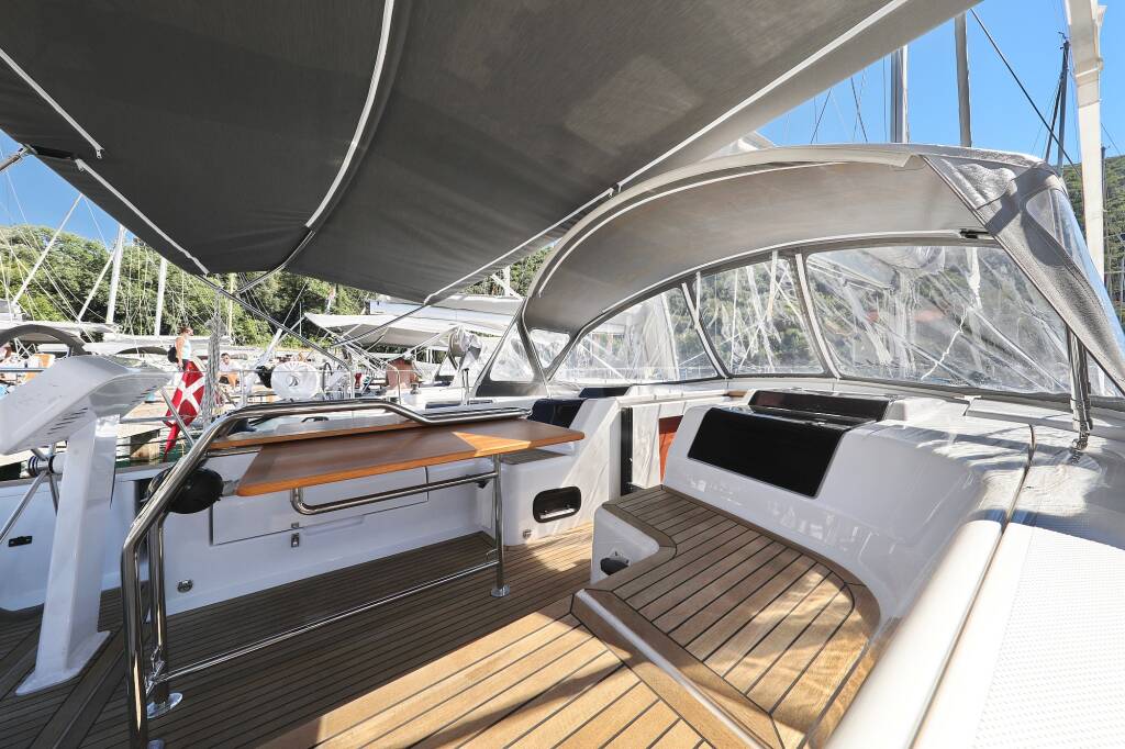Sailing yacht Hanse 458 Janka