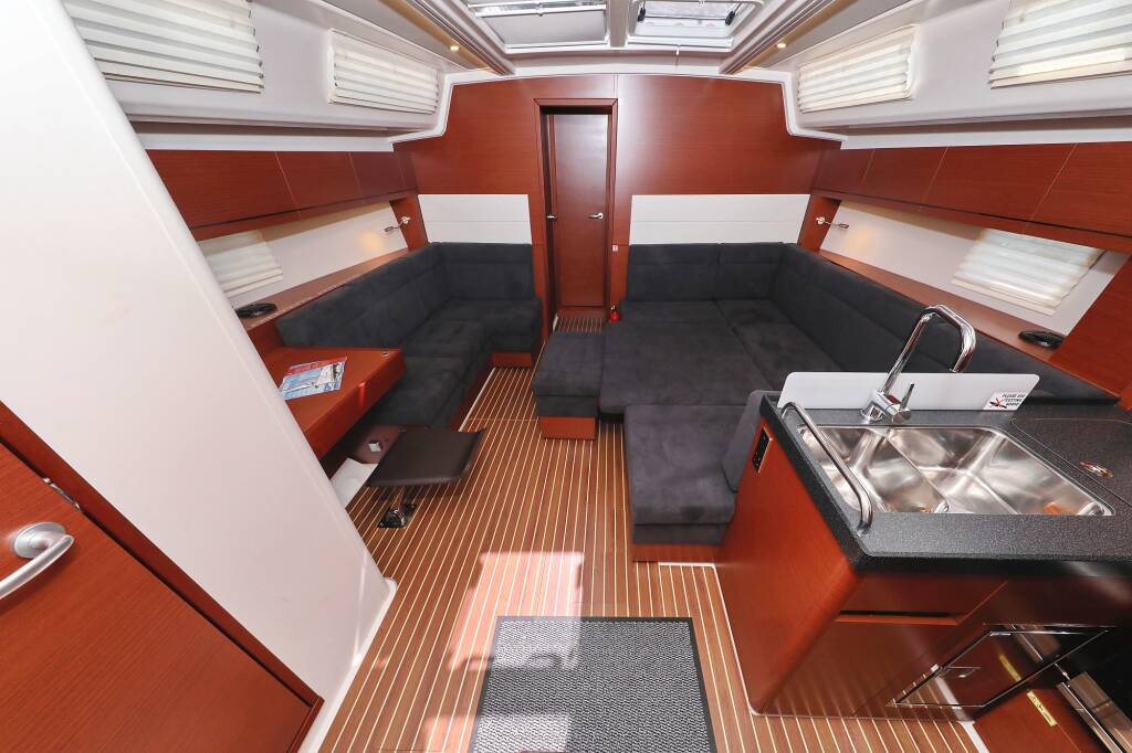 Sailing yacht Hanse 458 Janka