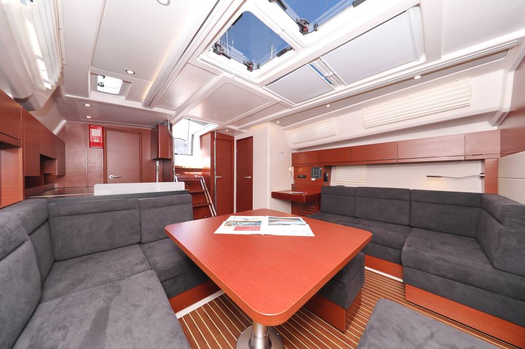 Sailing yacht Hanse 458 Janka