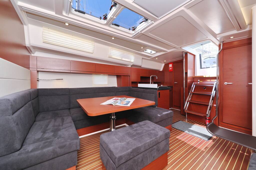Sailing yacht Hanse 458 Janka