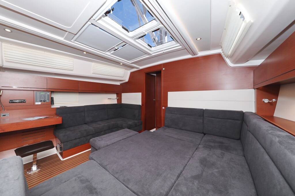 Sailing yacht Hanse 458 Janka