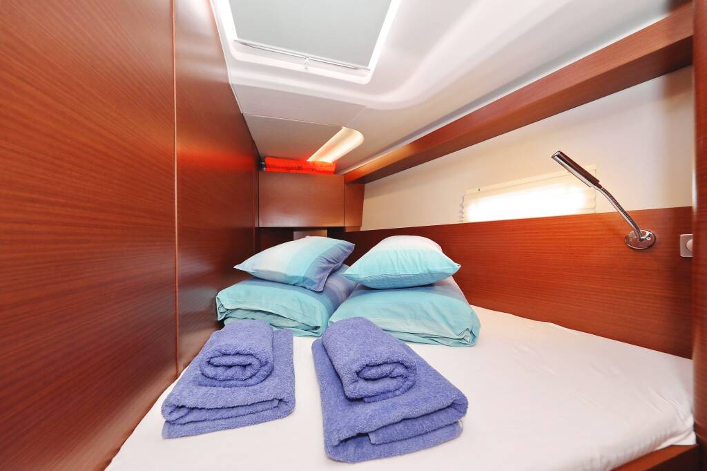 Sailing yacht Hanse 458 Janka