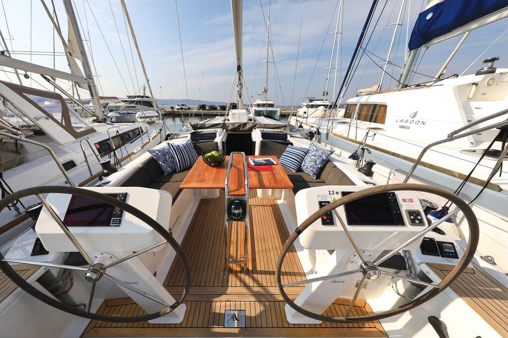 Sailing yacht Hanse 458 Amarena
