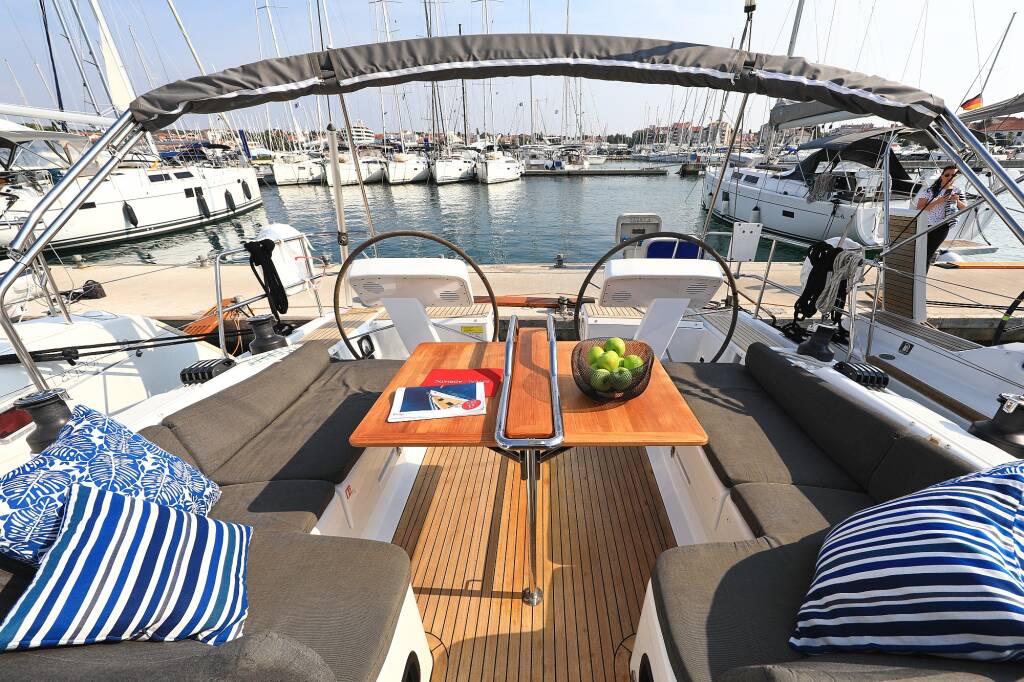 Sailing yacht Hanse 458 Amarena