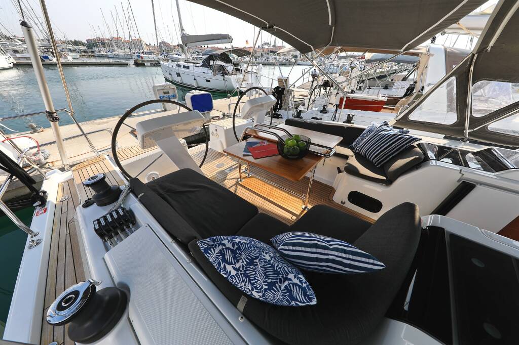Sailing yacht Hanse 458 Amarena