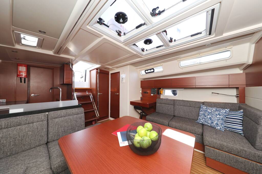 Sailing yacht Hanse 458 Amarena