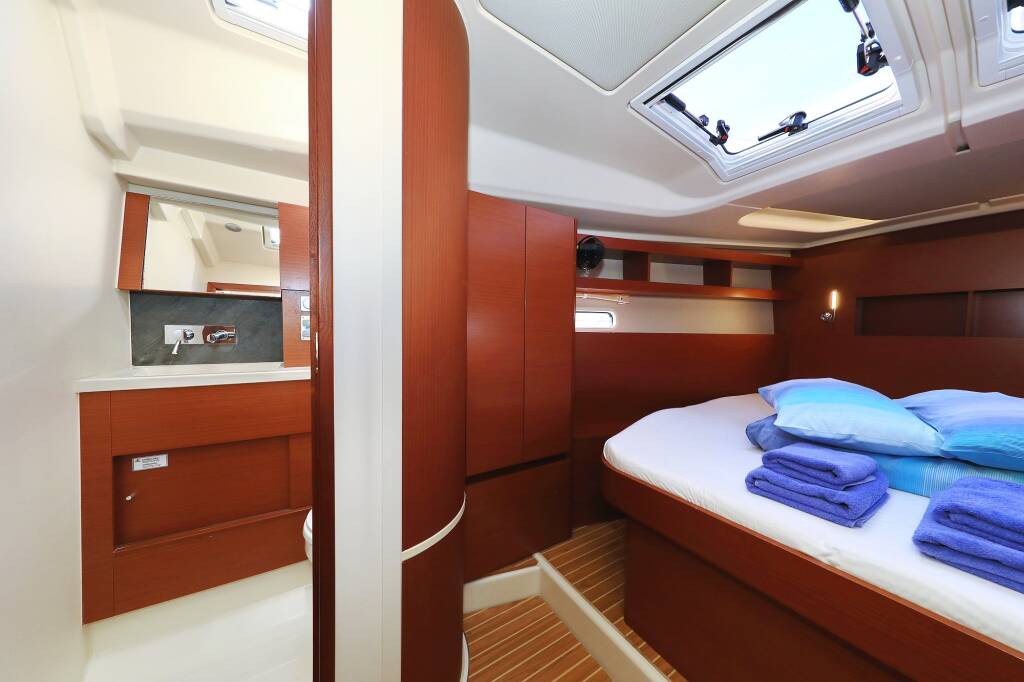 Sailing yacht Hanse 458 Amarena
