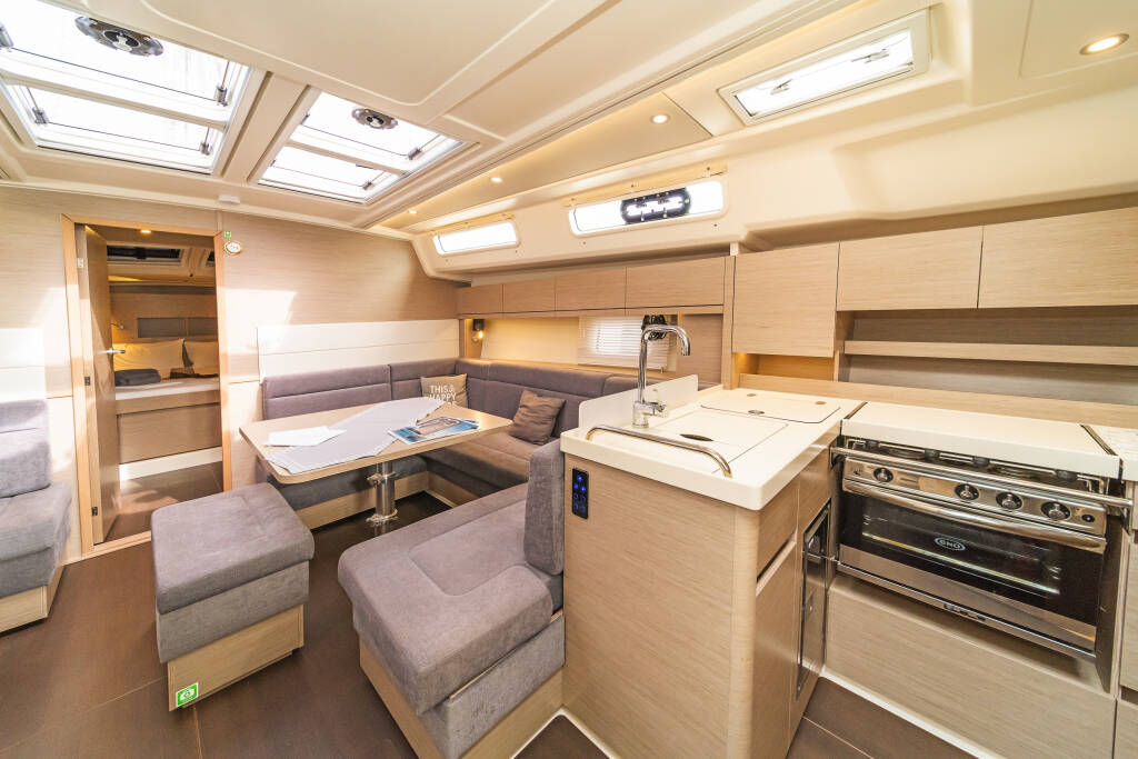 Segelyachten Hanse 458 Meraki of London