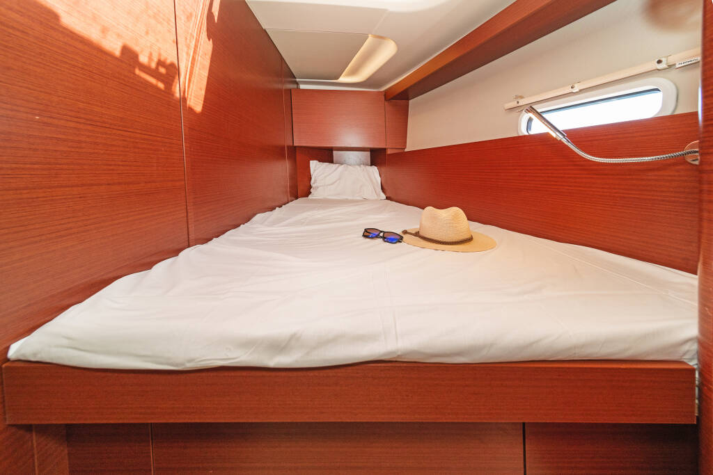 Sailing yacht Hanse 458 C-Ya