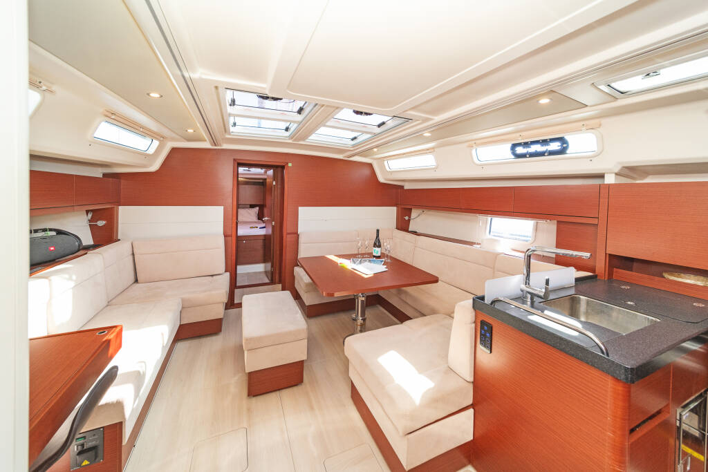 Sailing yacht Hanse 458 C-Ya