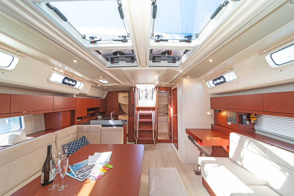 Sailing yacht Hanse 458 C-Ya