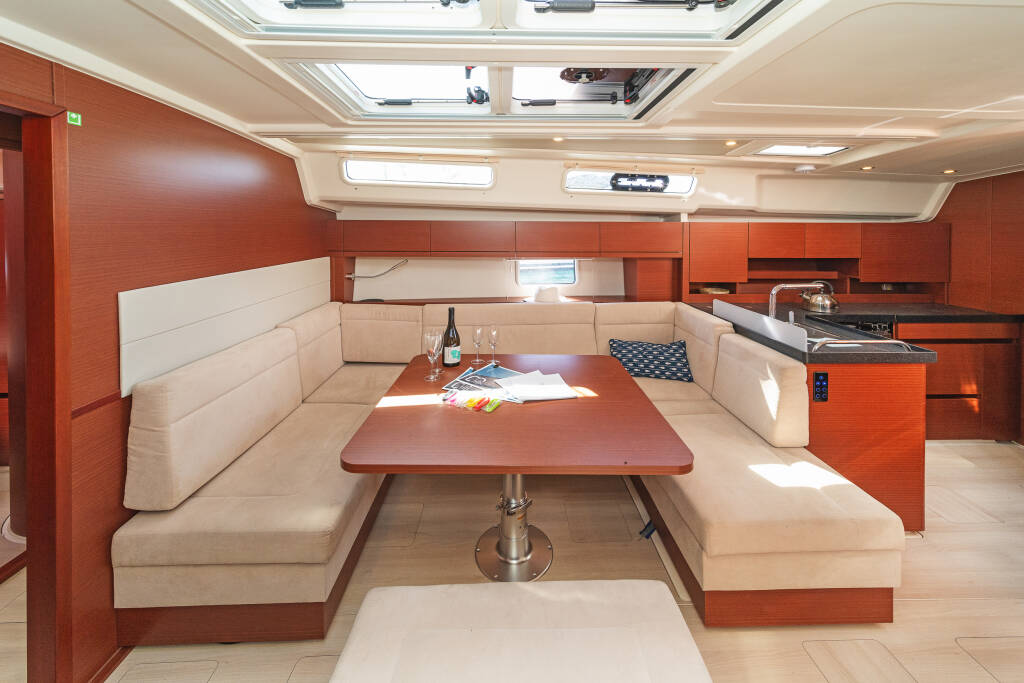 Sailing yacht Hanse 458 C-Ya