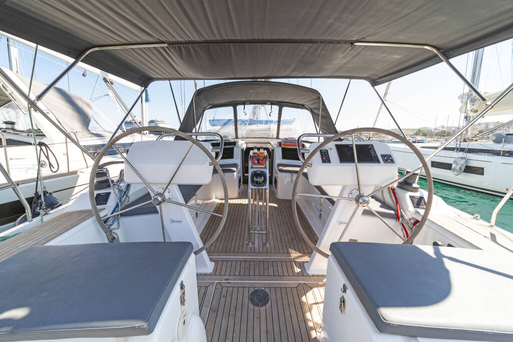 Sailing yacht Hanse 458 C-Ya