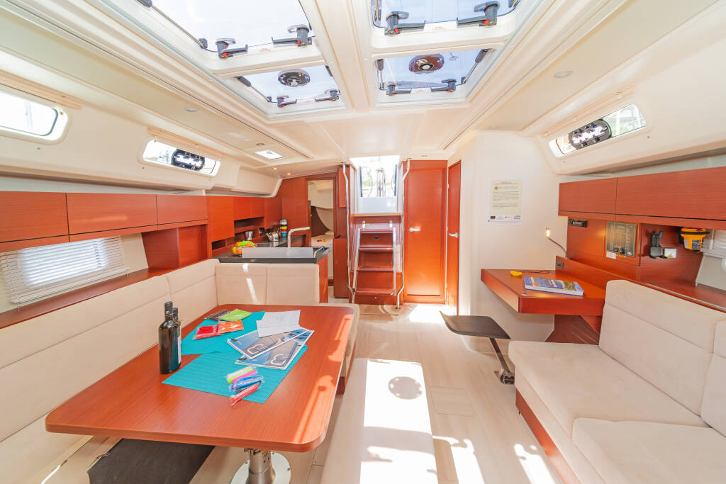 Sailing yacht Hanse 458 Euphoria